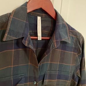 BABATON The Group button down shirt size small